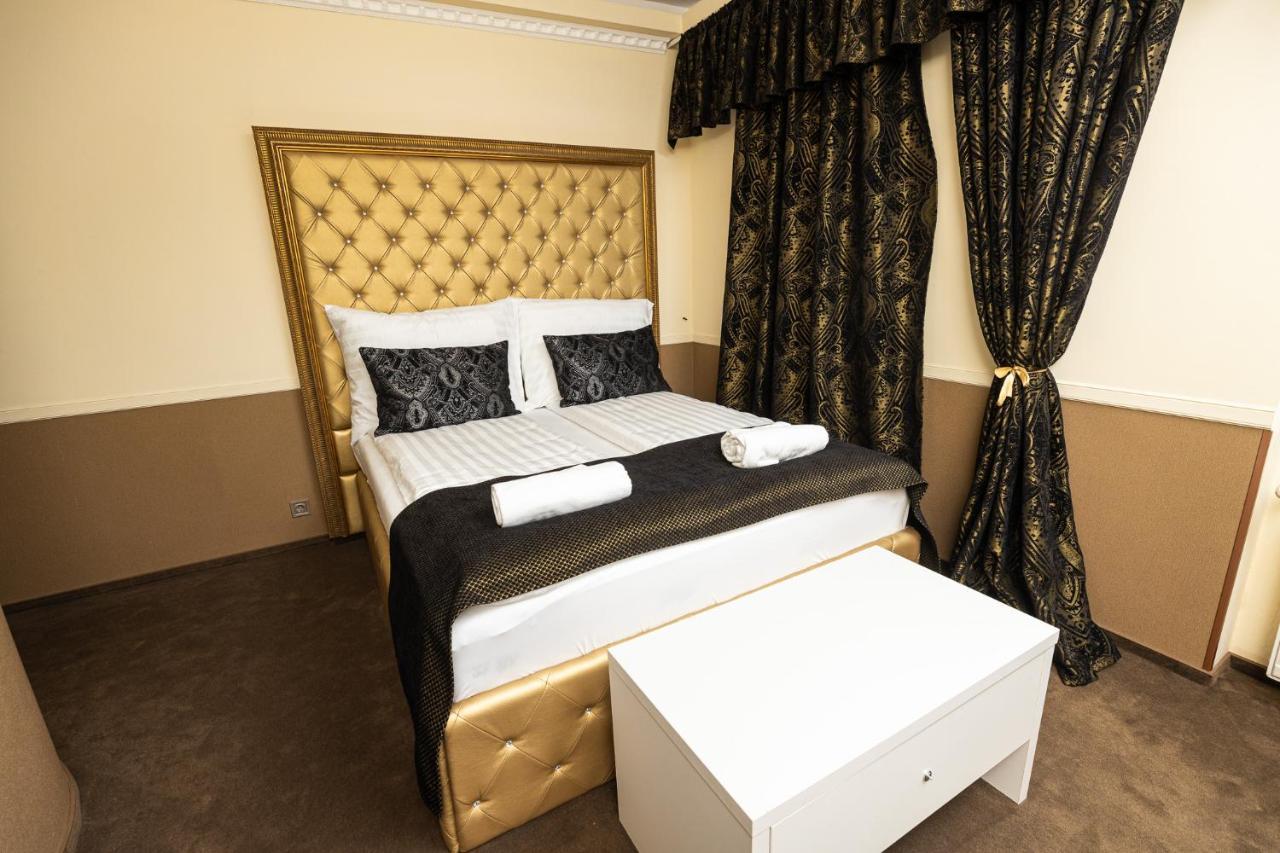 Palazzo Bed and Breakfast Szeged Buitenkant foto